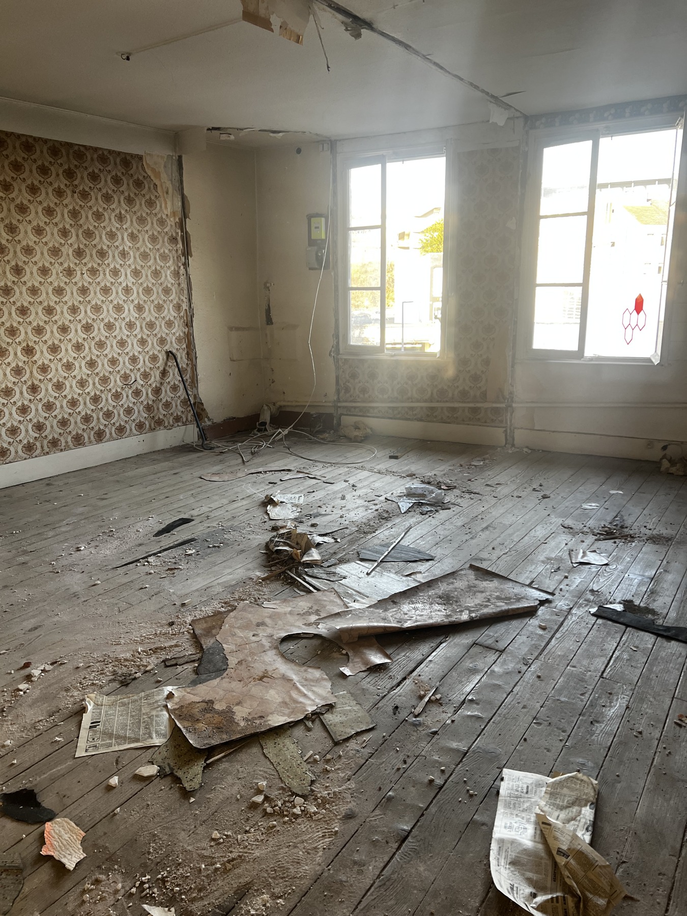 Un espace de l’immeuble personnel de Coline avant les travaux